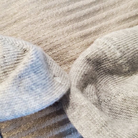 Muk Luks Grey Fuzzy Top Boot Socks New - Picture 4 of 4